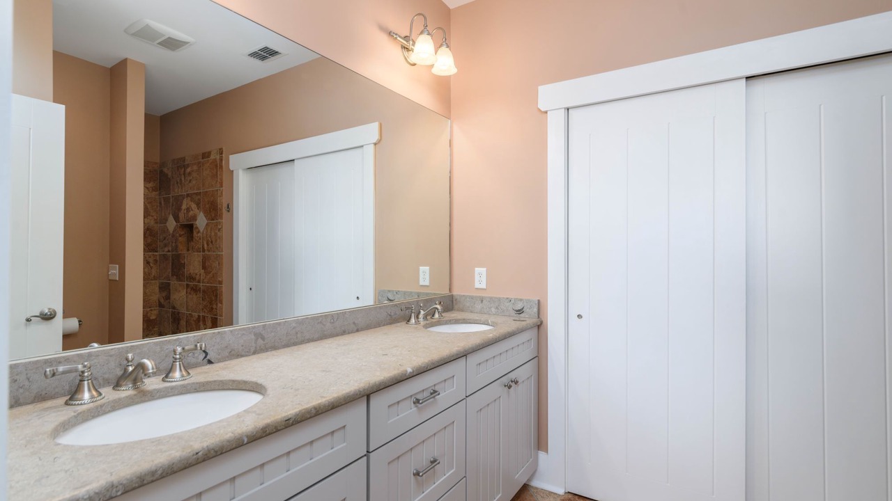 Photo of Bathroom in Oceanmarsh Subdivision