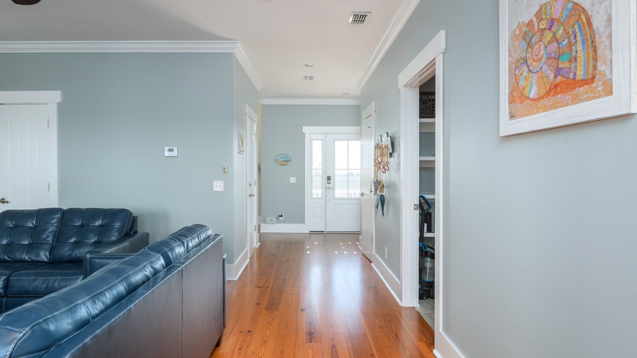 Photo of Livingroom in Oceanmarsh Subdivision