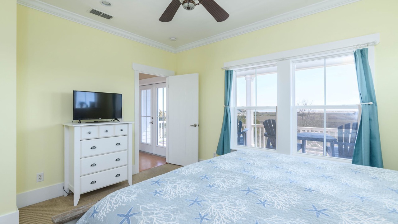 Photo of Bedroom in Oceanmarsh Subdivision