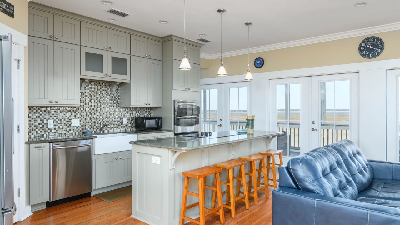 Photo of Kitchen in Oceanmarsh Subdivision