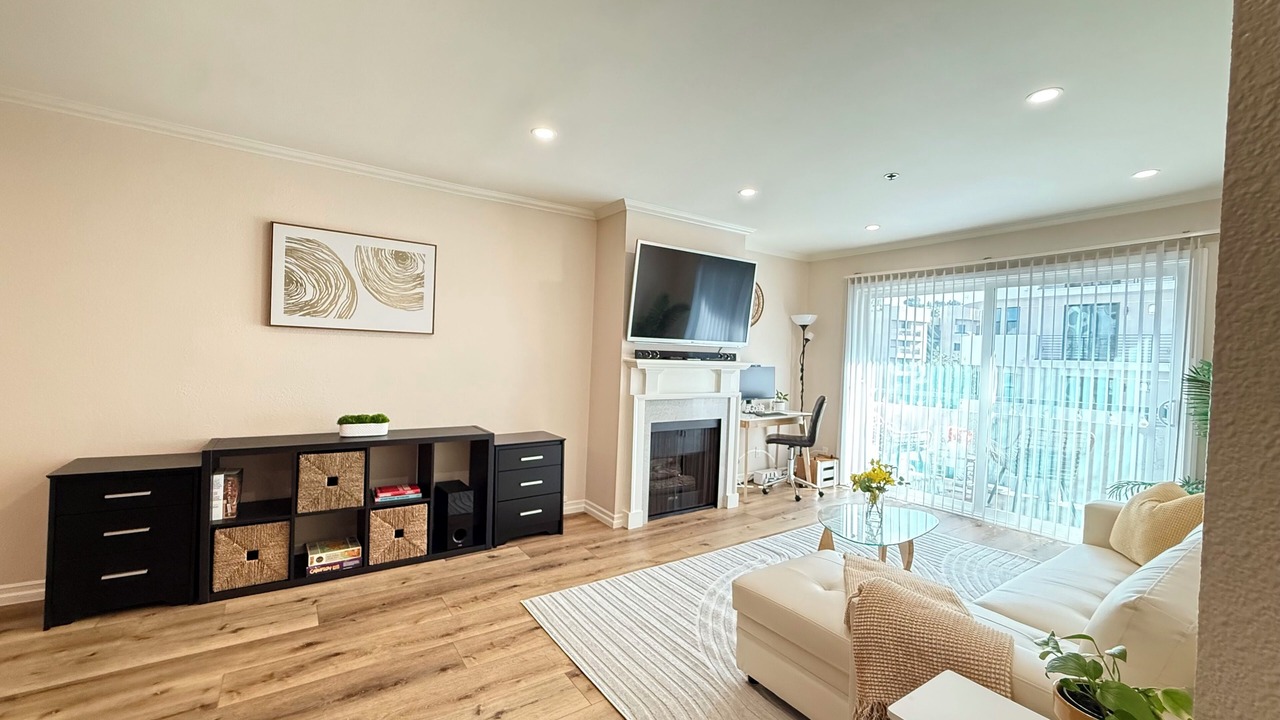 Photo of Livingroom in Sherman Oaks