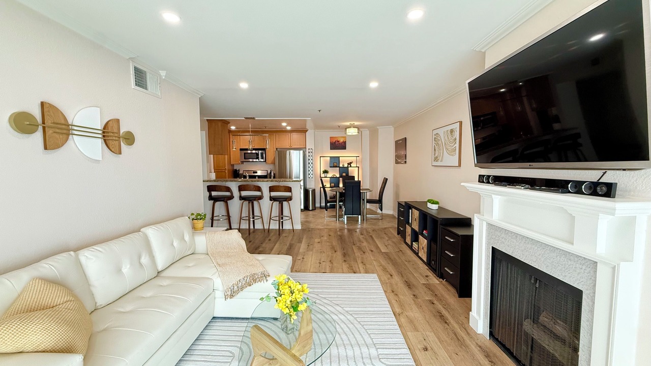Photo of Livingroom in Sherman Oaks