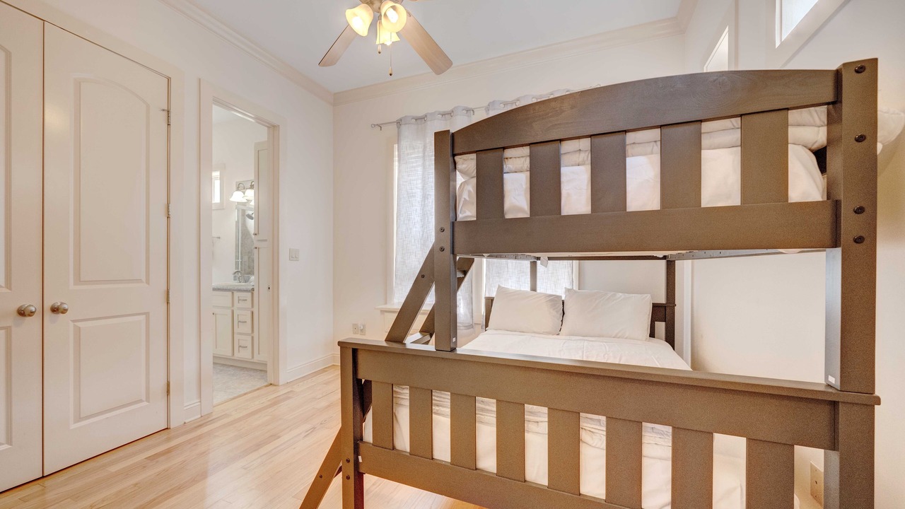 Photo of Bedroom in Crescent Beach