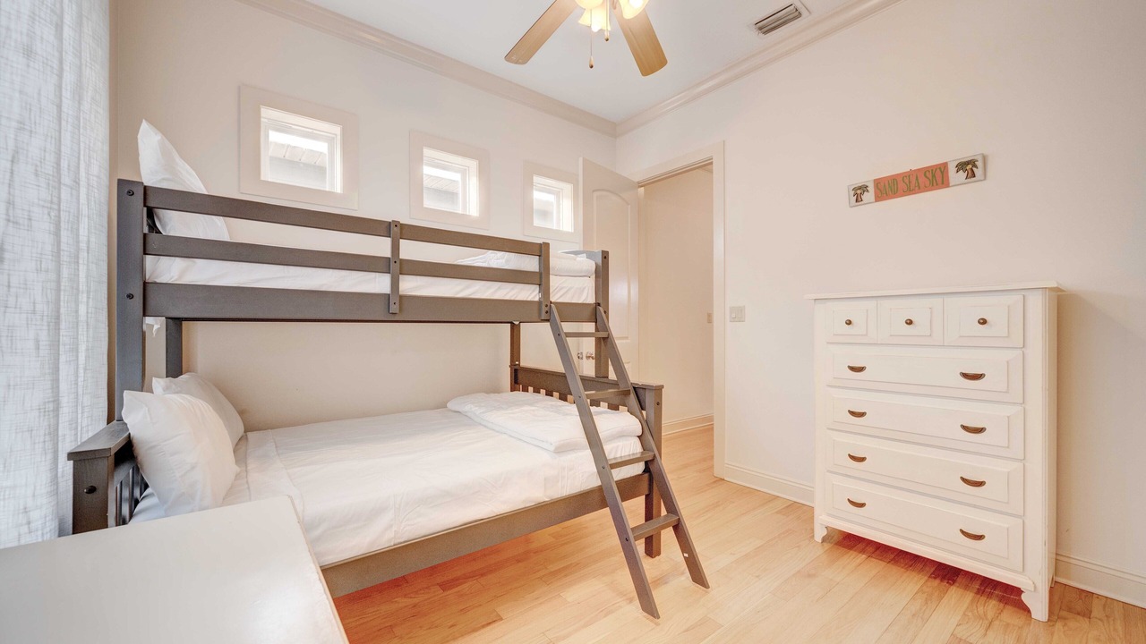 Photo of Bedroom in Crescent Beach