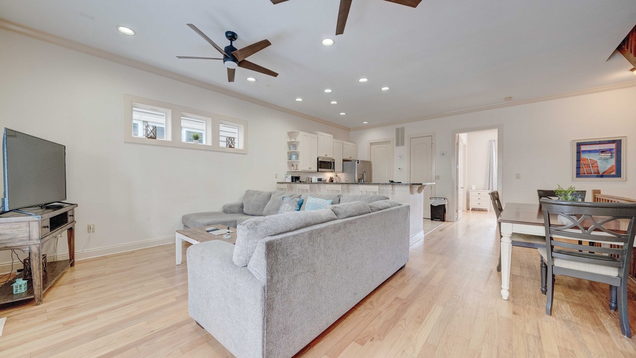 Photo of Livingroom in Crescent Beach