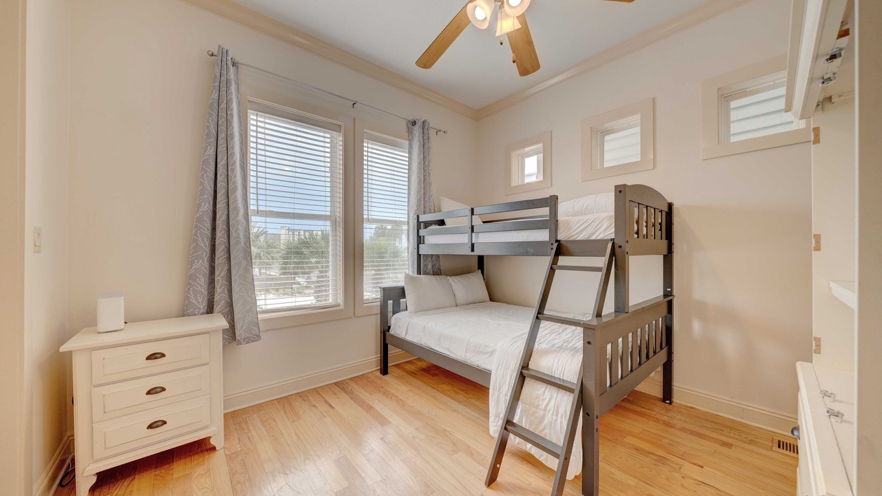 Photo of Bedroom in Crescent Beach