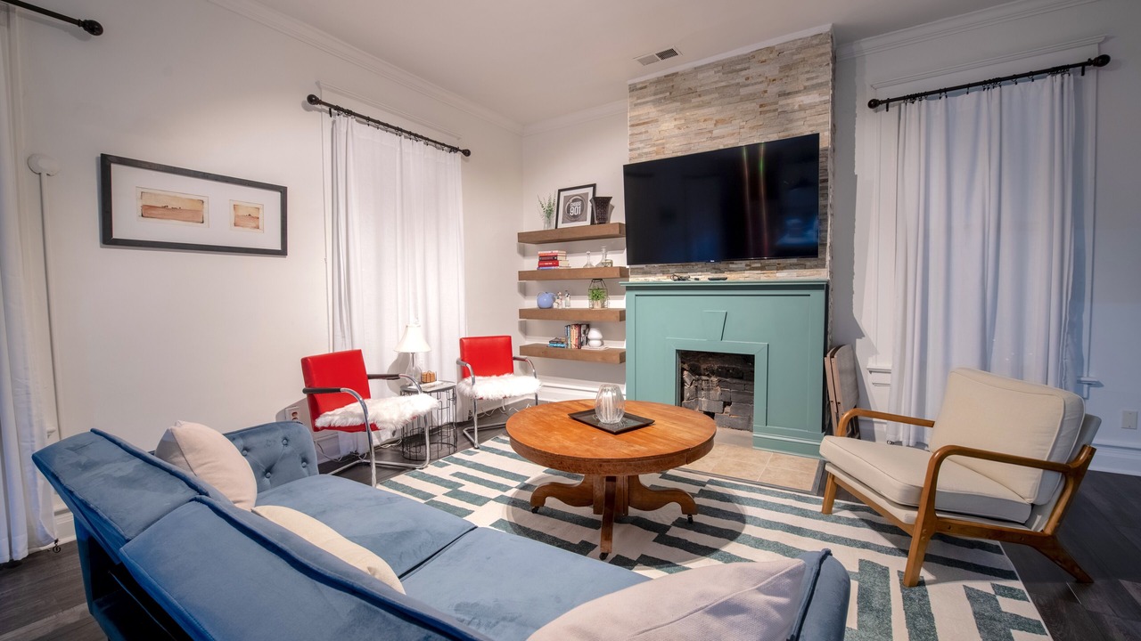 Photo of Livingroom in Central Gardens