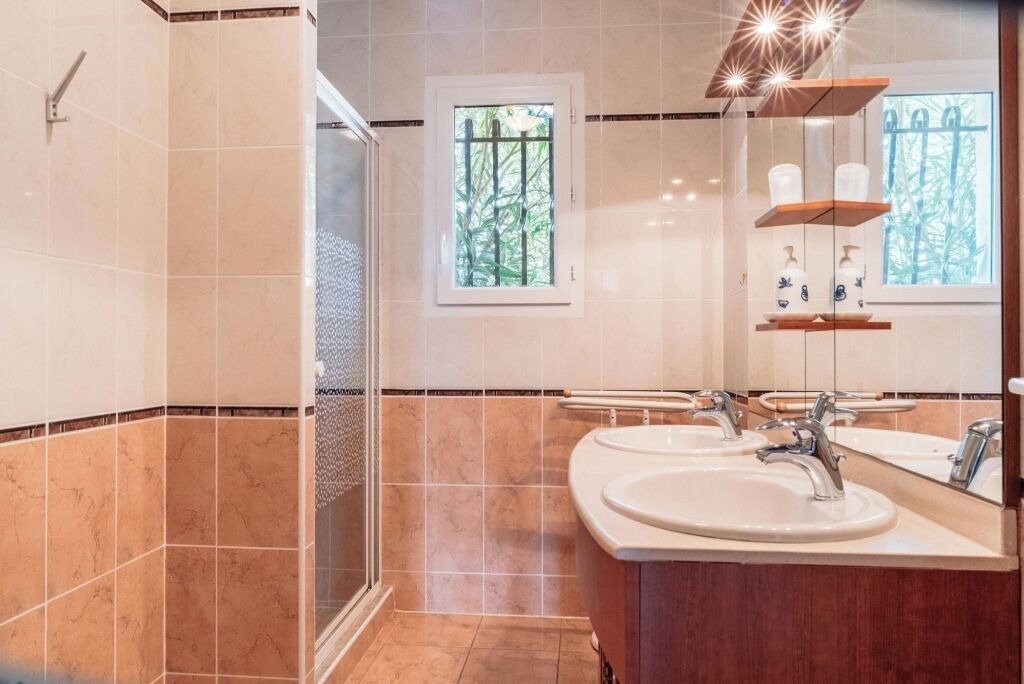 Photo of Bathroom in Argeliers