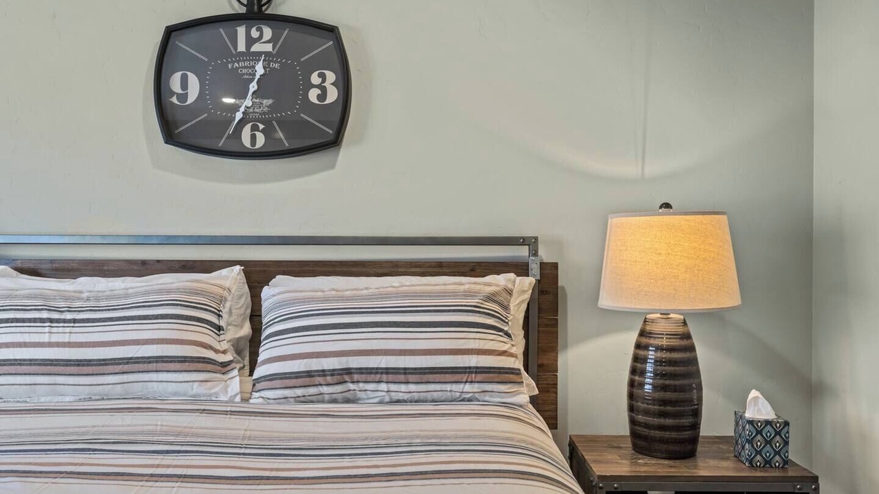 Photo of Bedroom in Sunset