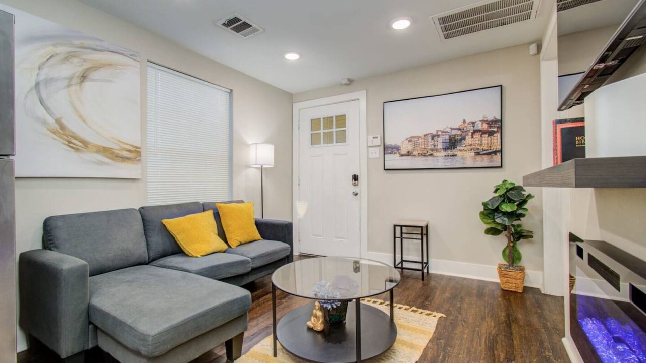 Photo of Livingroom in Greater East End