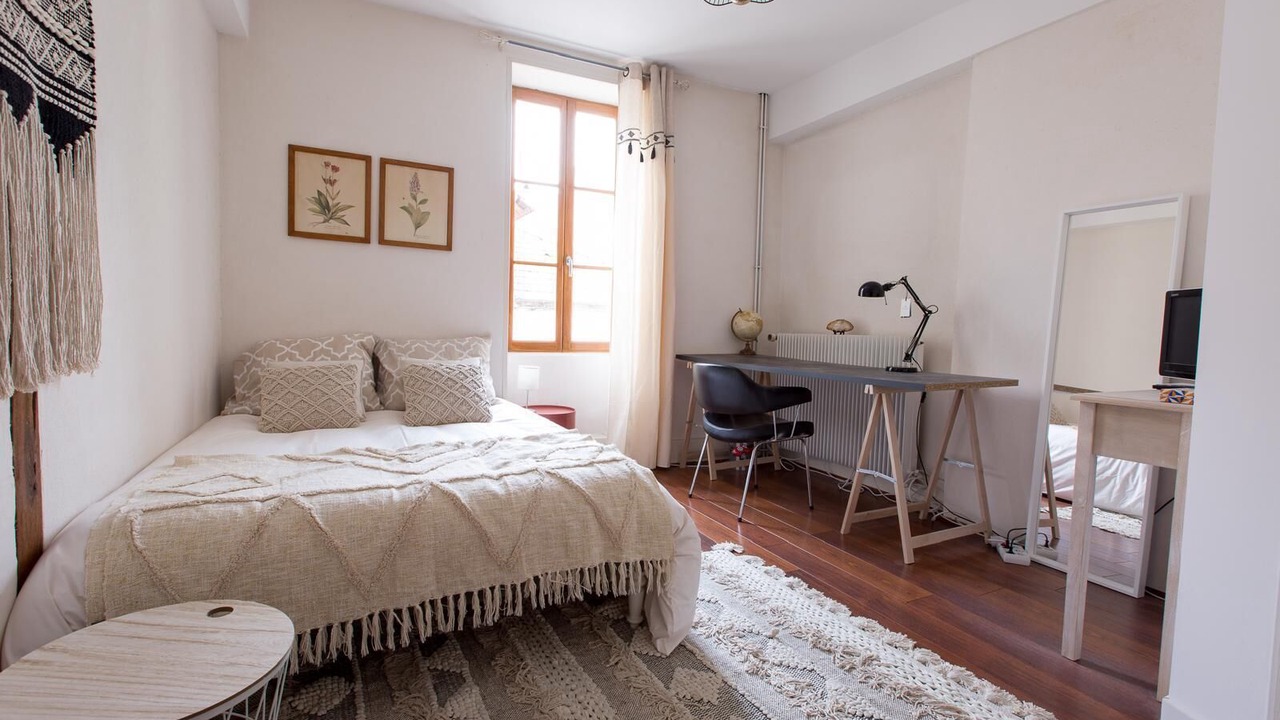 Photo of Bedroom in Savigny-les-Beaune