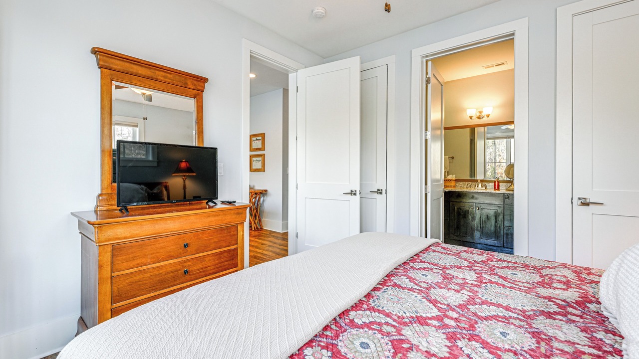 Photo of Bedroom in Bear Lake Reserve