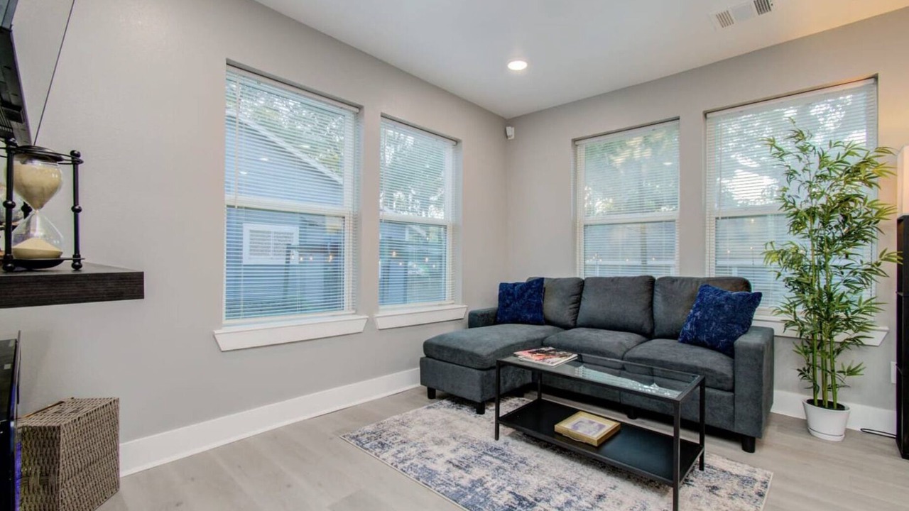 Photo of Livingroom in Greater East End