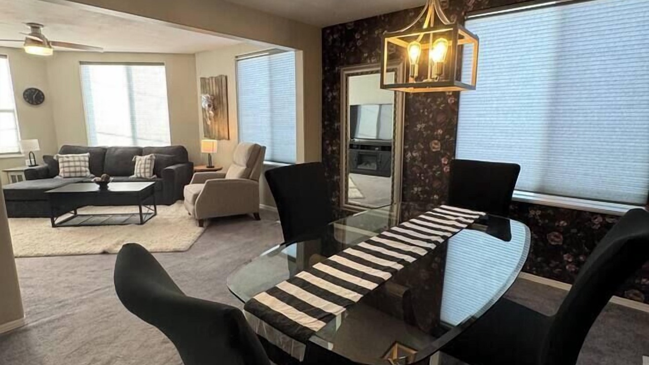 Photo of Bedroom in Lakeview