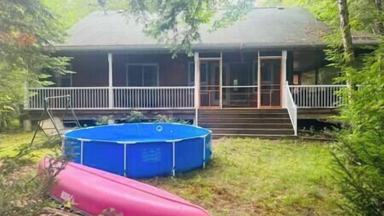 Photo of Outdoor in Sebright