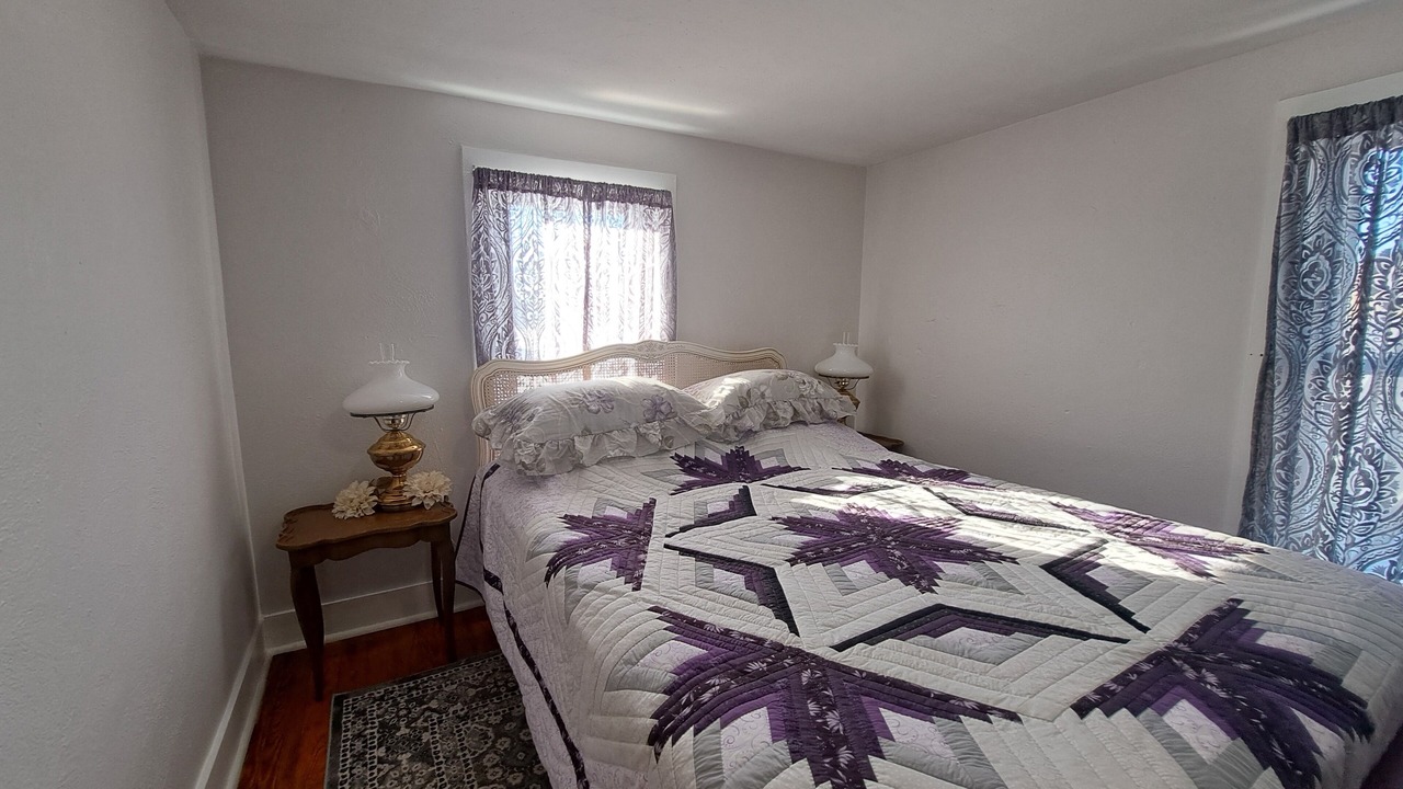 Photo of Bedroom in Town of Reading