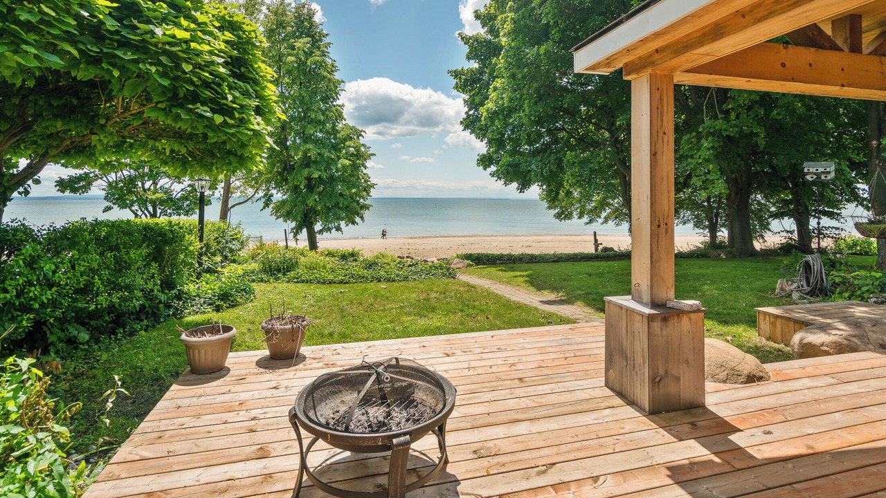 Photo of Patio Balcony in Waverly Beach