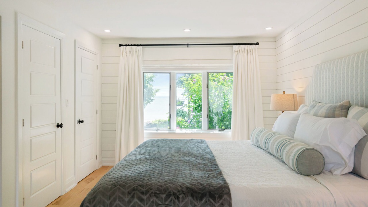 Photo of Bedroom in Waverly Beach