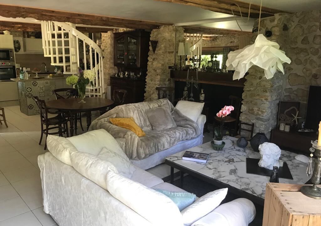 Photo of Livingroom in Sainte-Barbe-sur-Gaillon