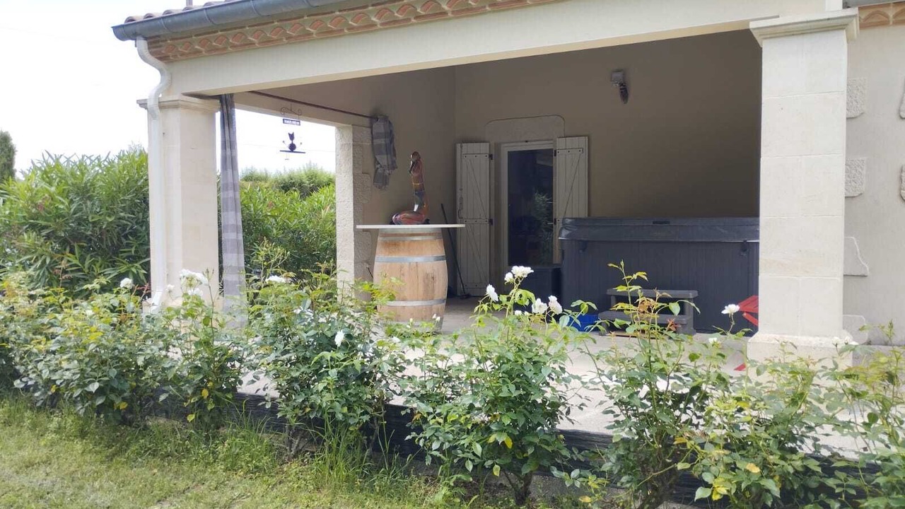 Photo of Patio Balcony in Saint-Sernin