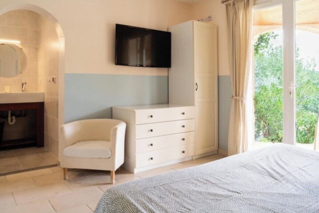 Photo of Bedroom in Prades-sur-Vernazobre