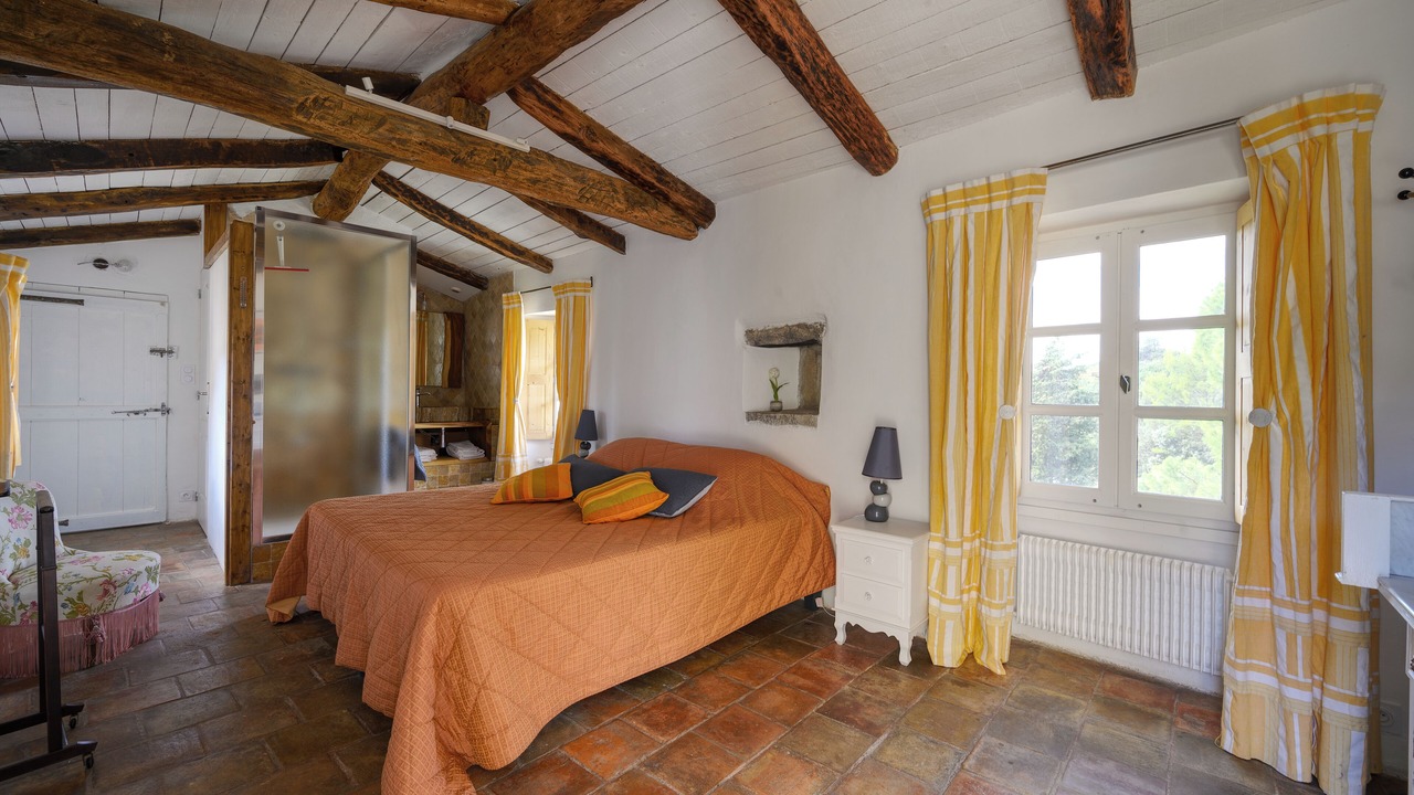 Photo of Bedroom in Rousson