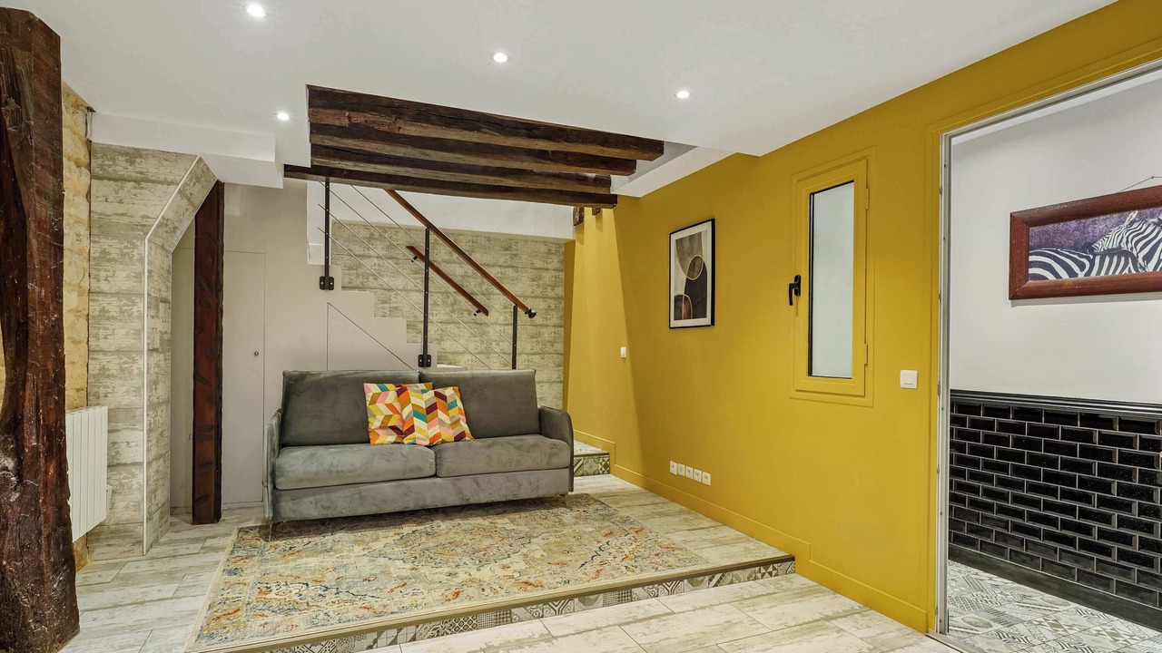 Photo of Livingroom in Arts-et-Metiers
