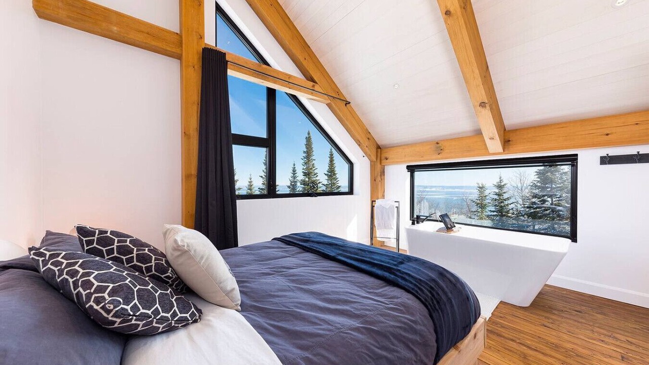 Photo of Bedroom in Petite-Riviere-Saint-Francois