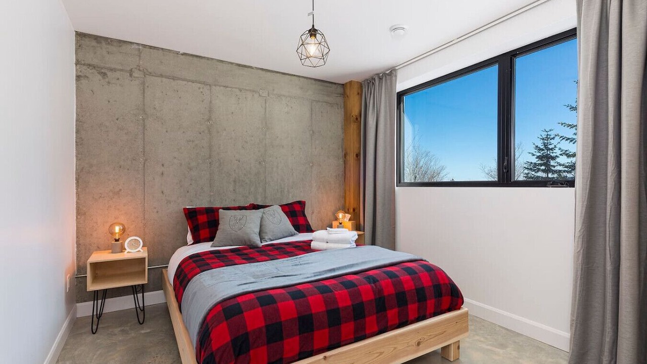 Photo of Bedroom in Petite-Riviere-Saint-Francois