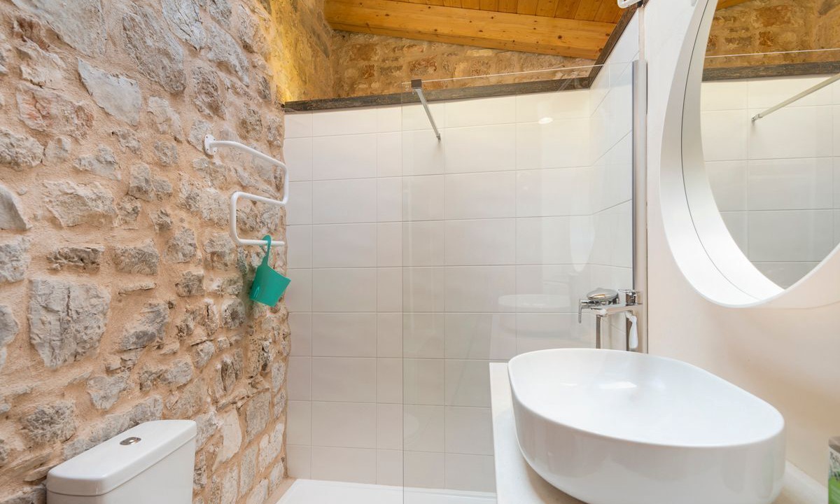 Photo of Bathroom in Pitve