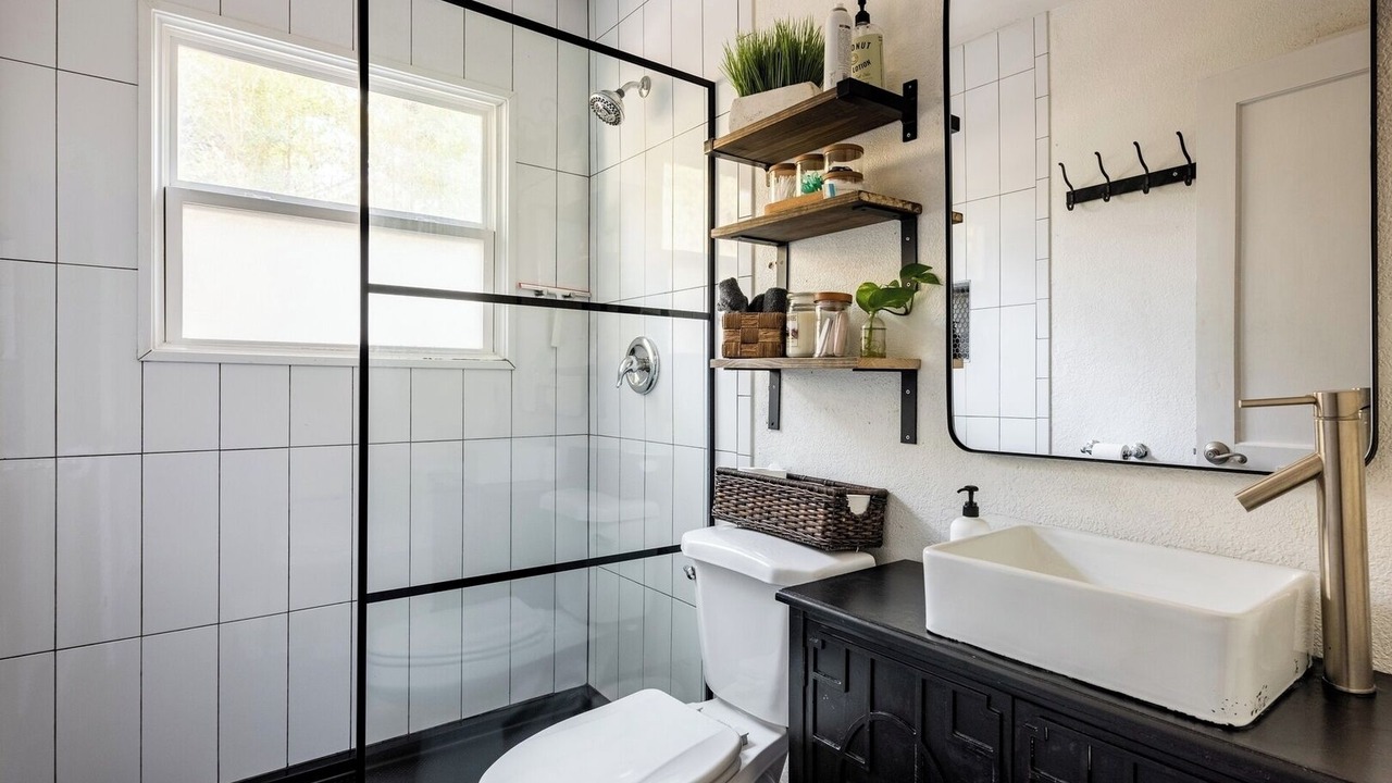 Photo of Bathroom in Govalle