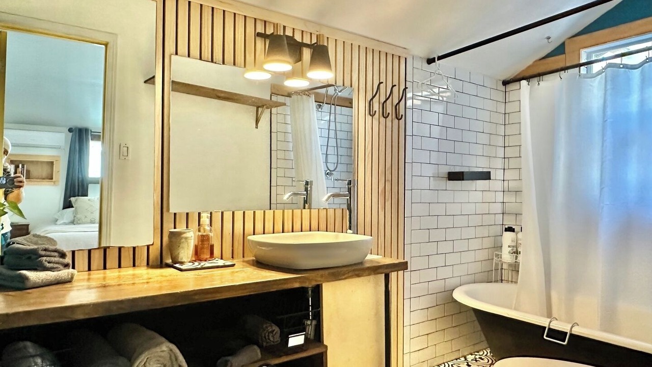 Photo of Bathroom in Govalle
