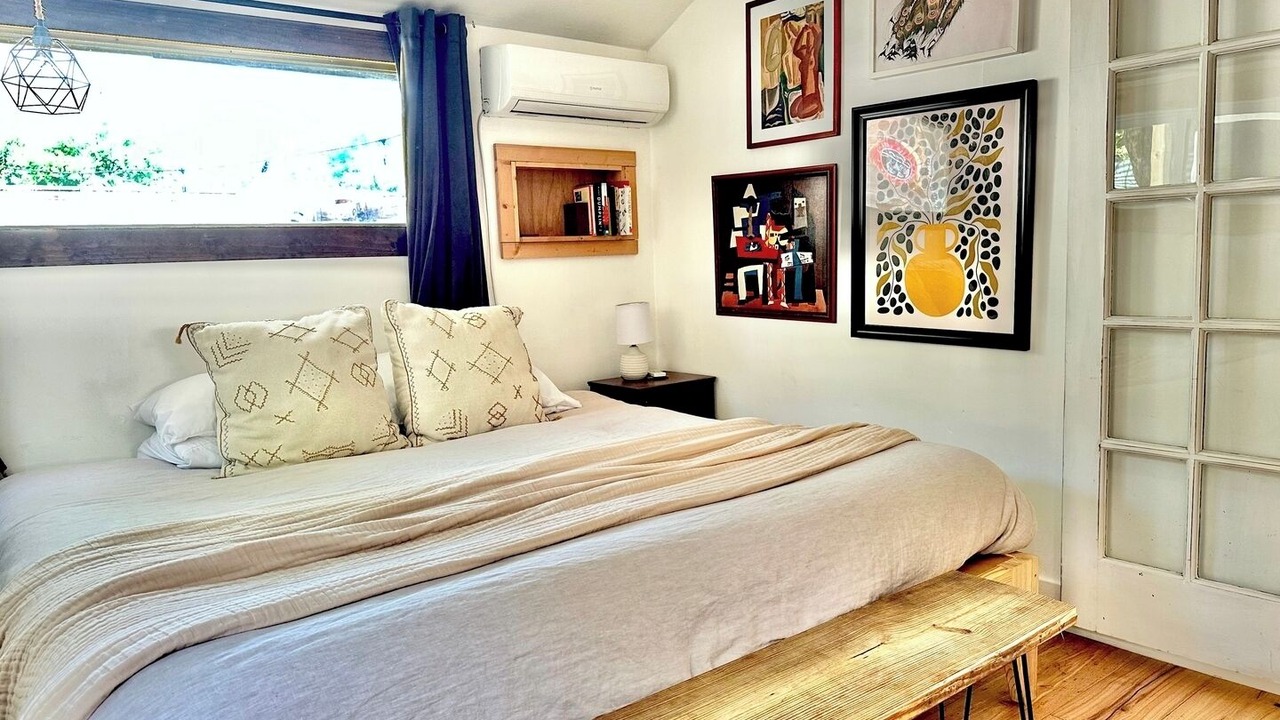Photo of Bedroom in Govalle