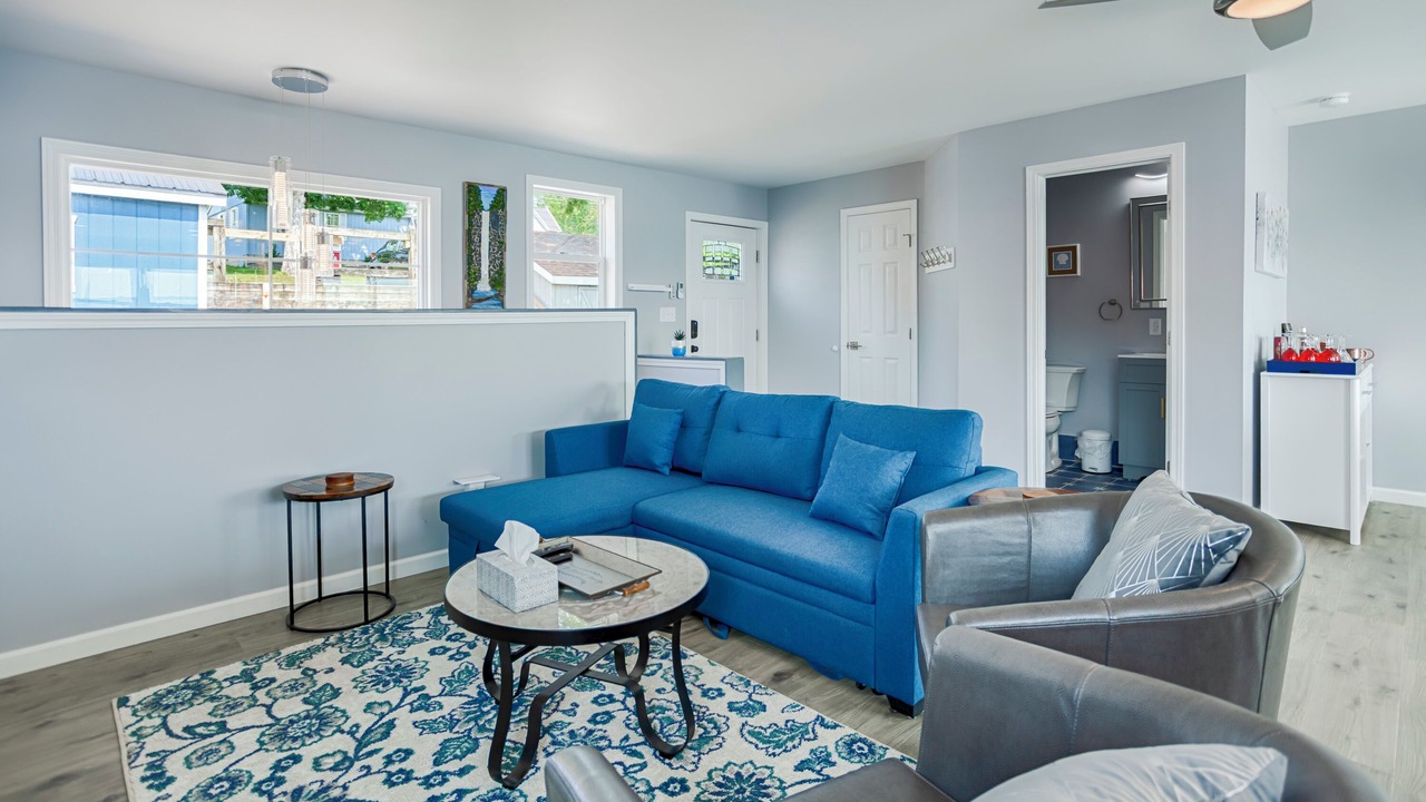 Photo of Livingroom in Seneca Falls