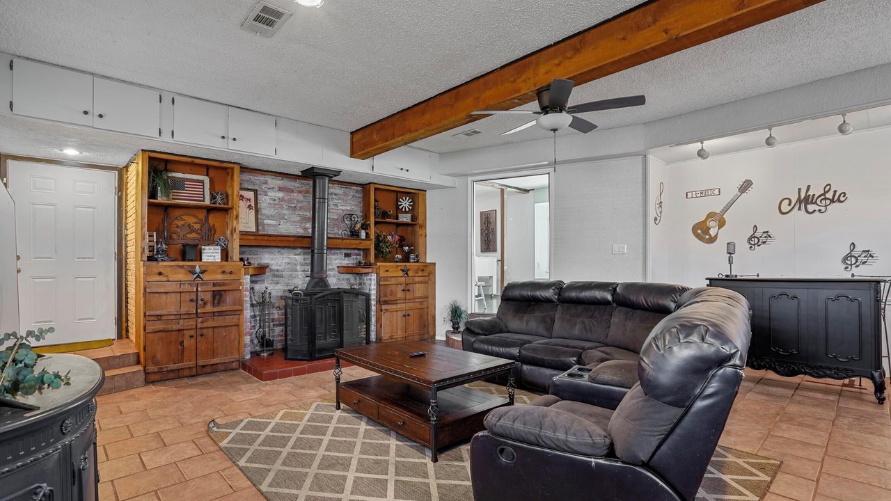 Photo of Livingroom in North Richland Hills
