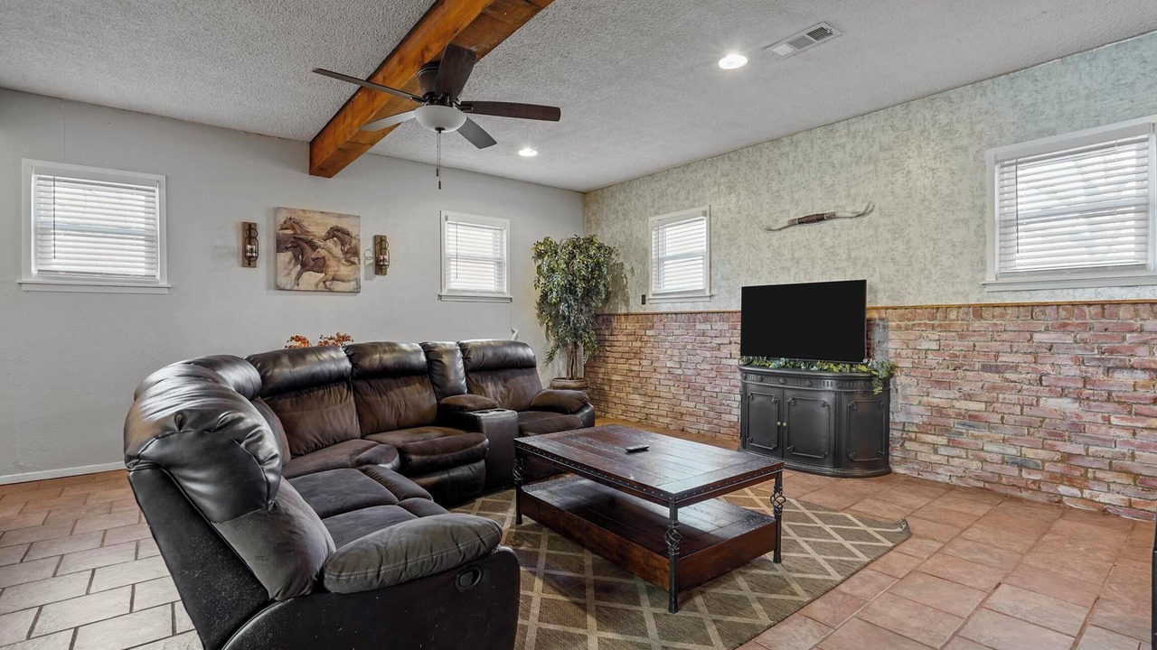 Photo of Livingroom in North Richland Hills