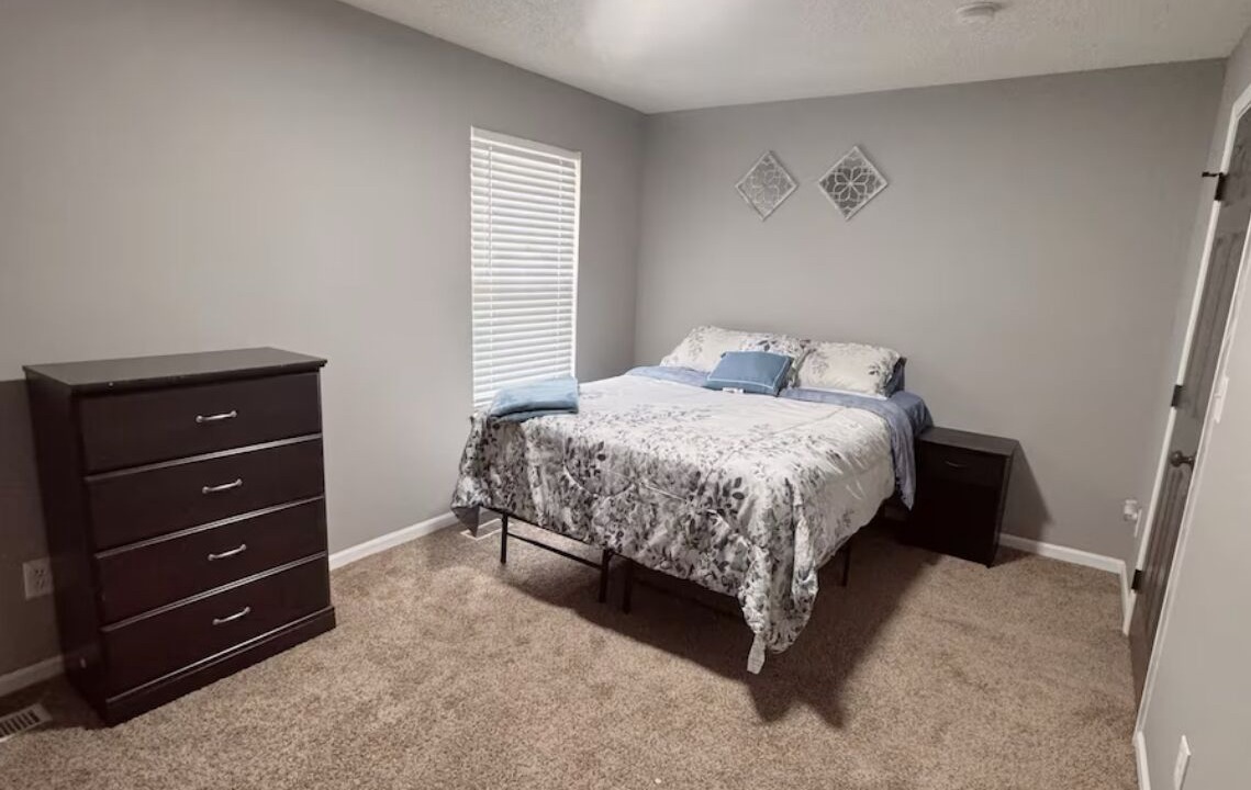 Photo of Bedroom in Lee's Summit