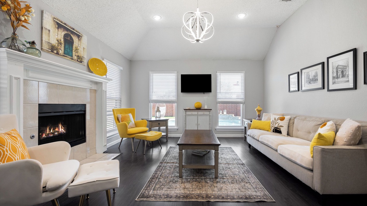 Photo of Livingroom in Original Town