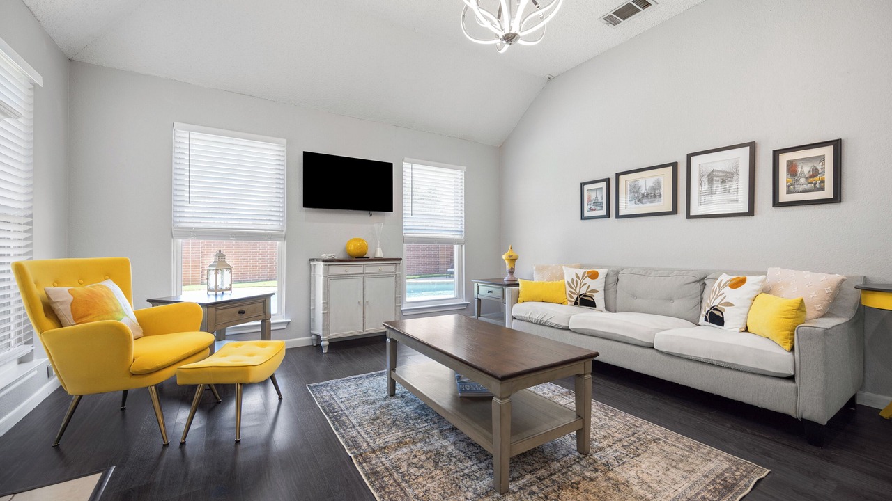 Photo of Livingroom in Original Town