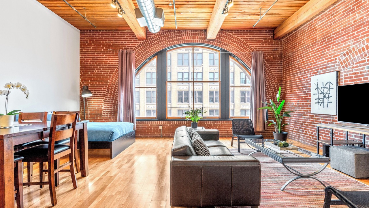 Photo of Livingroom in Downtown West