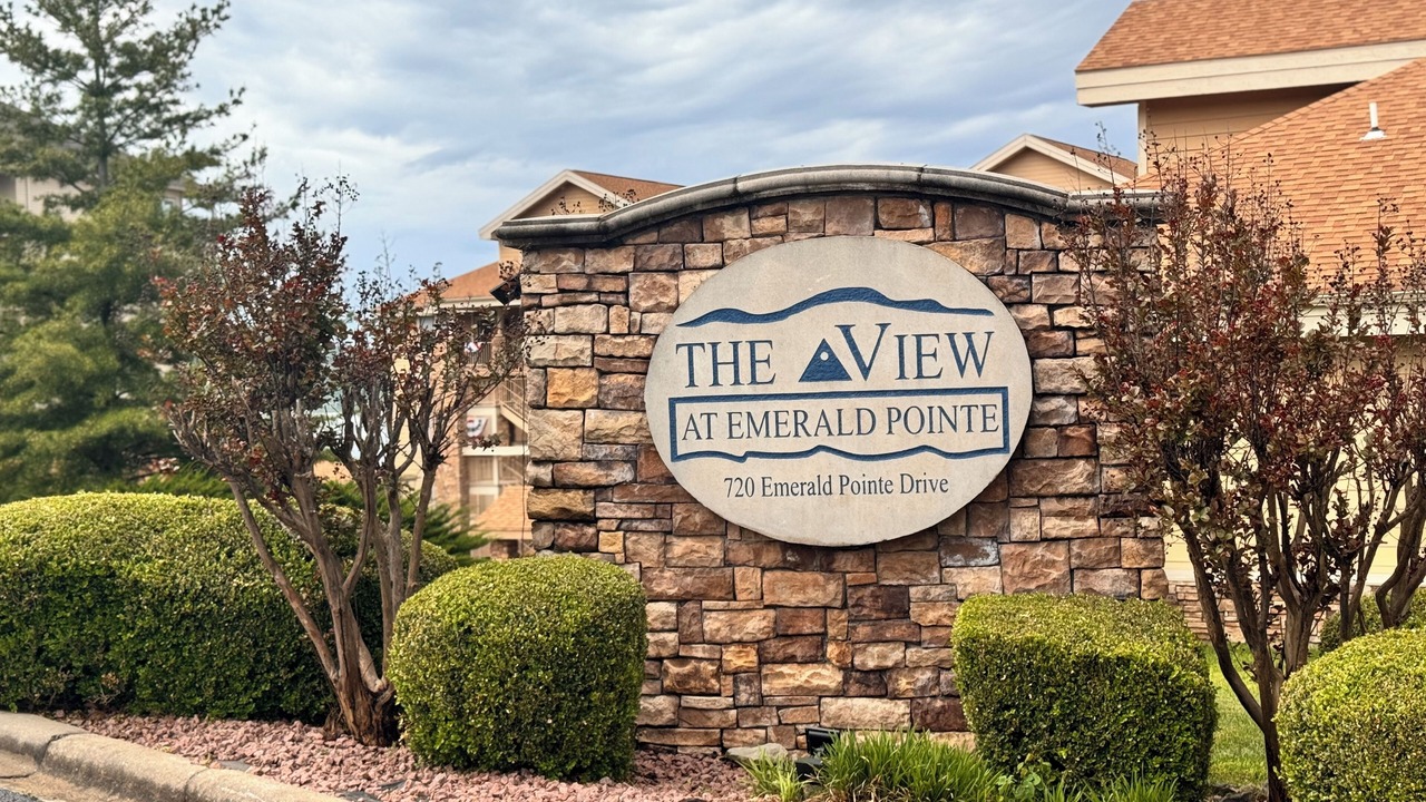 Photo of Others in Hollister