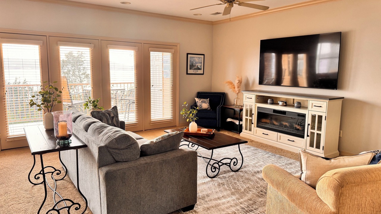 Photo of Livingroom in Hollister