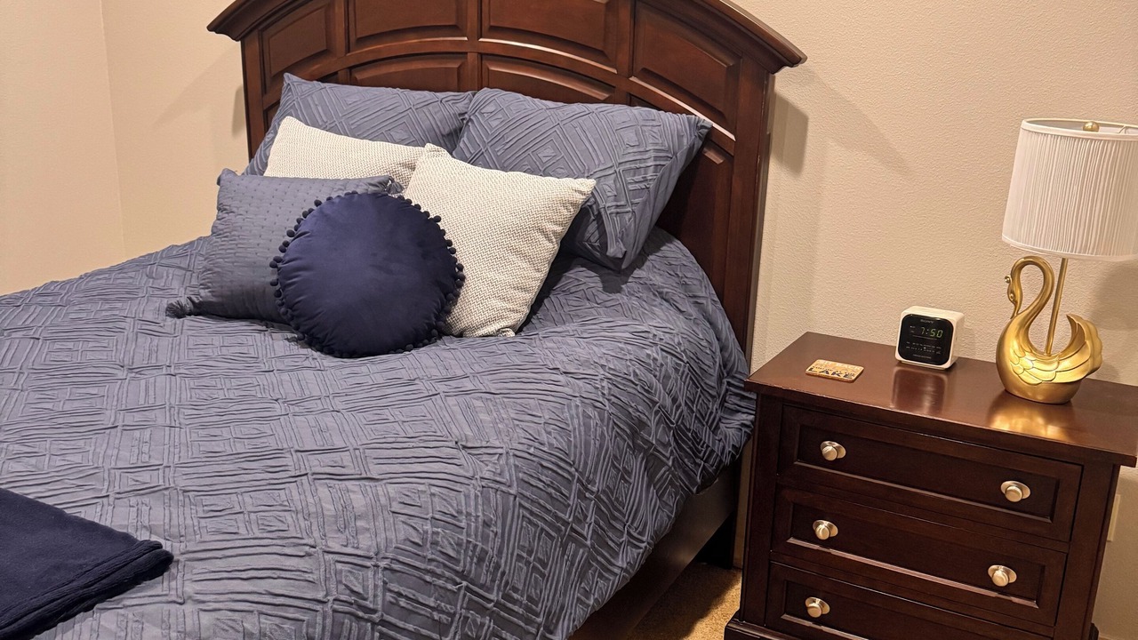 Photo of Others in Hollister