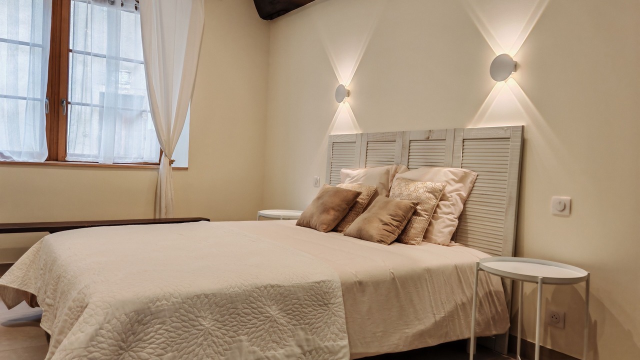 Photo of Bedroom in Saint-Georges-de-Luzencon