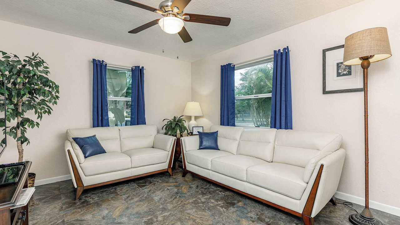 Photo of Livingroom in Tarpon Springs
