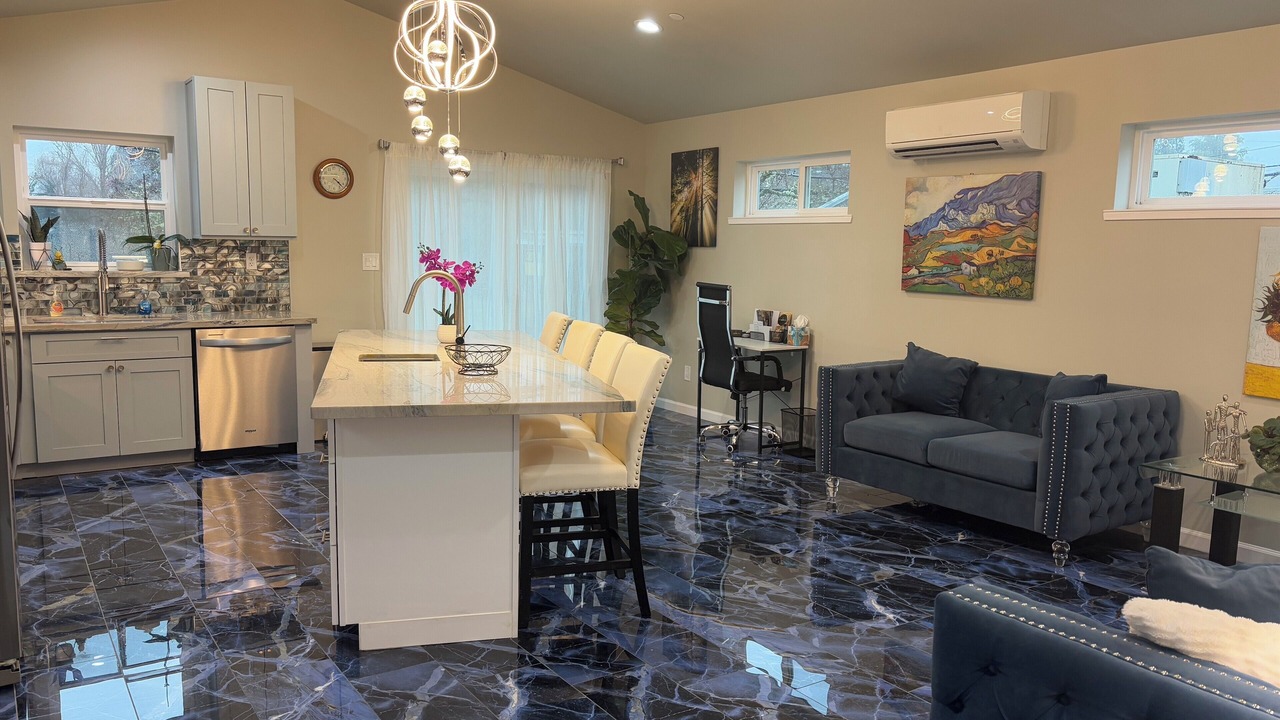 Photo of Livingroom in Willits