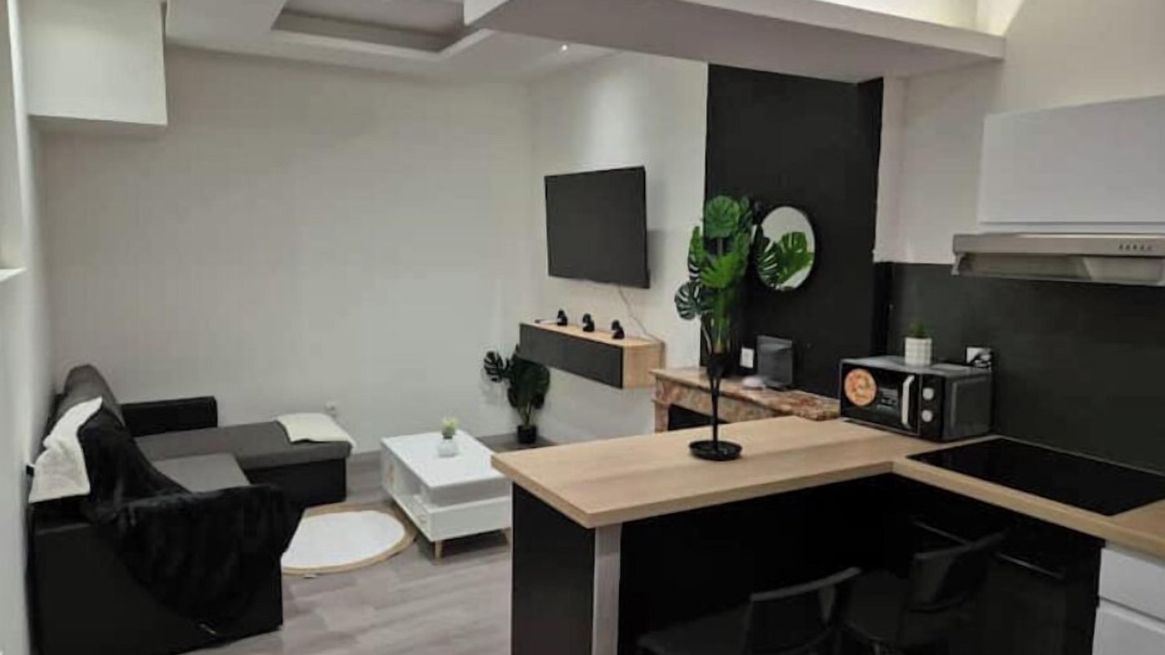 Photo of Others in Antigone