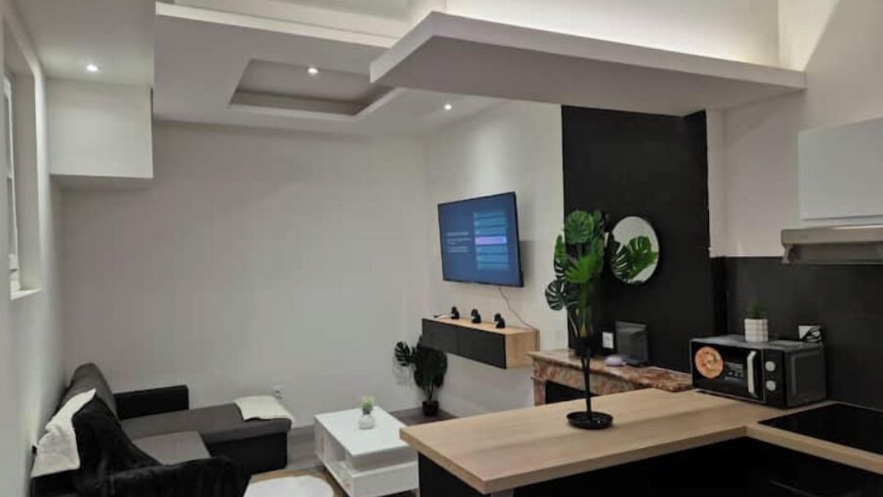 Photo of Others in Antigone