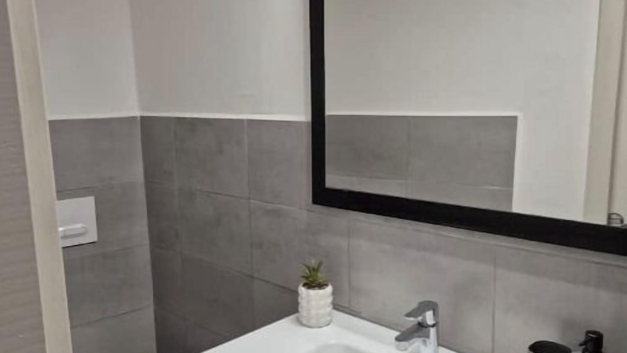 Photo of Bathroom in Antigone