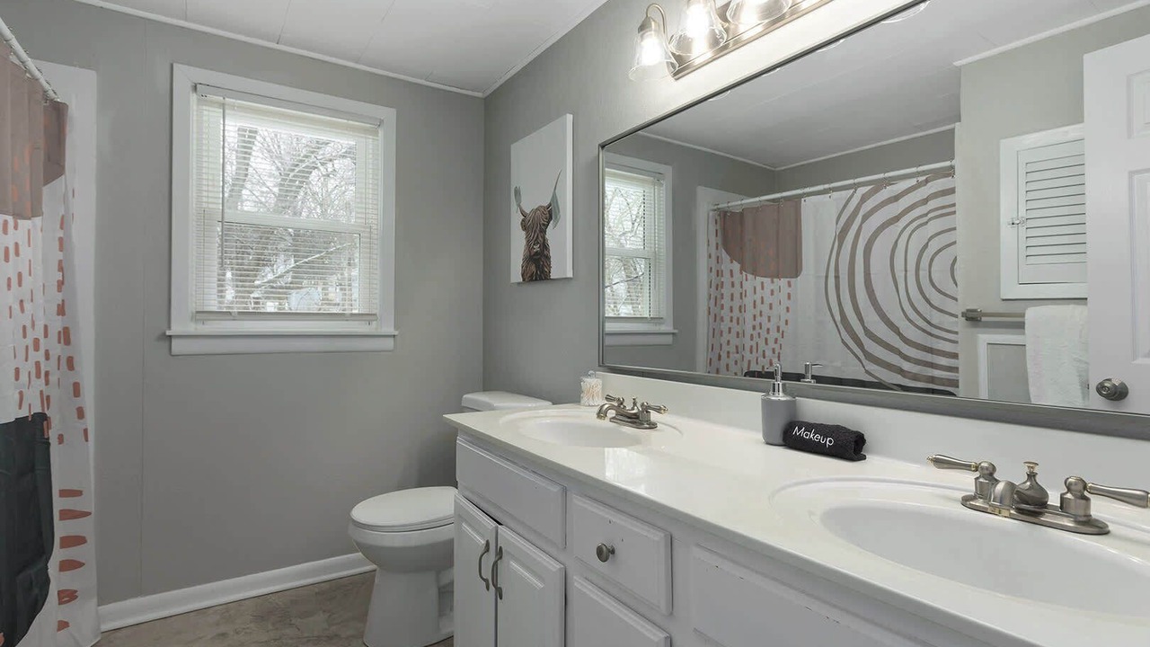 Photo of Bathroom in Liberty